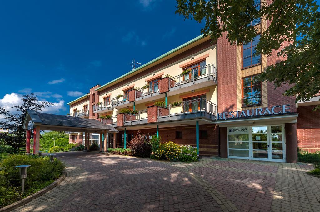 April Hotel Panorama Rychnov nad Kneznou Exterior photo