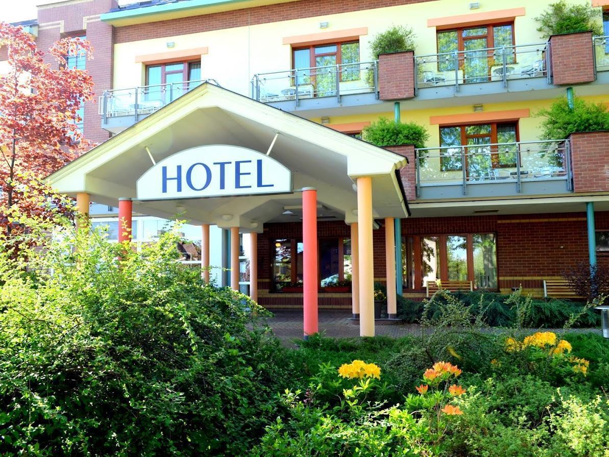 April Hotel Panorama Rychnov nad Kneznou Exterior photo